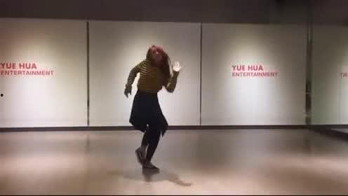 月华娱乐舞蹈,舞动青春，绽放魅力